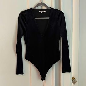 Good American V Neck Velvet Bodysuit